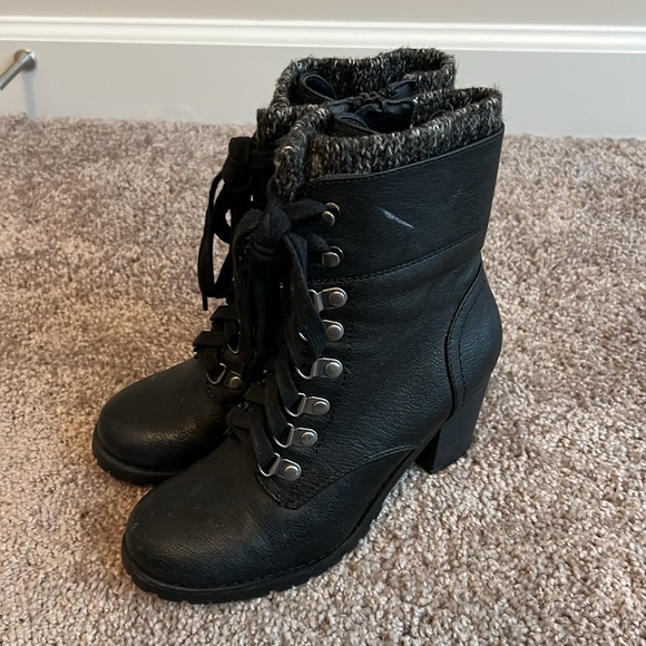 GH Bass & Co. Heeled Lace Up Boots [[BLACK]] - Picture 5 of 6